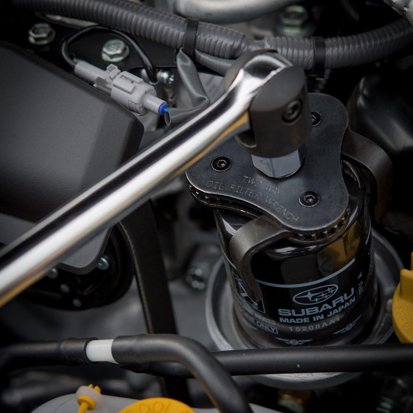 Neiko 03421A Two Way Universal Adjustable Oil Filter Wrench | 3-Jaw Design | 3/8" Square Drive Socket | Includes 1/2" Adaptor | Automotive Tool